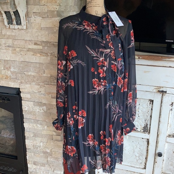 Molly Bracken black floral pleated lined long sheer sleeve swing dress tie neck - Picture 6 of 16